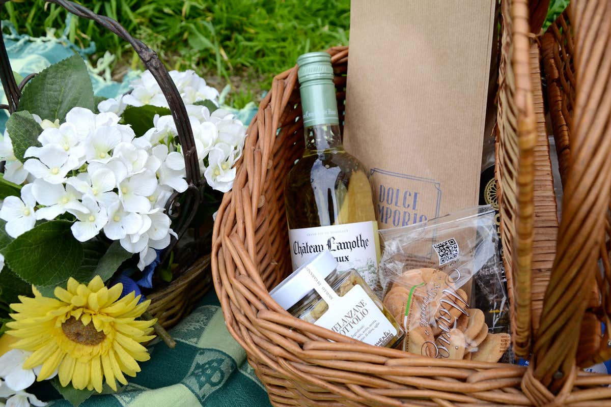 Il Kit da asporto per pic-nic firmato Dolce Emporio Pasqua: da Napoli all'Abruzzo e alla Riviera Romagnola il pranzo al ristorante non può mancare