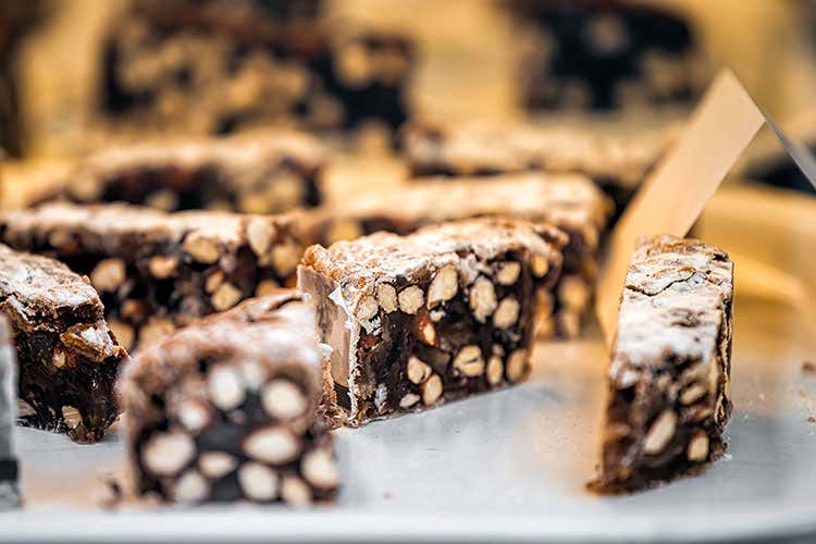 Il Panforte, dolce anticamente riservato ai nobili - Natale, ecco i 10 dolci più popolari sui social
