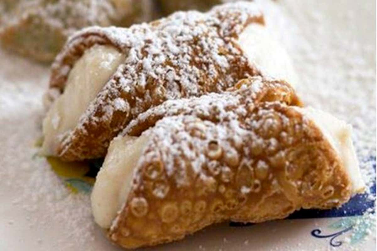 La storia della Sicilia è antica e viene raccontata anche attraverso i suoi dolci