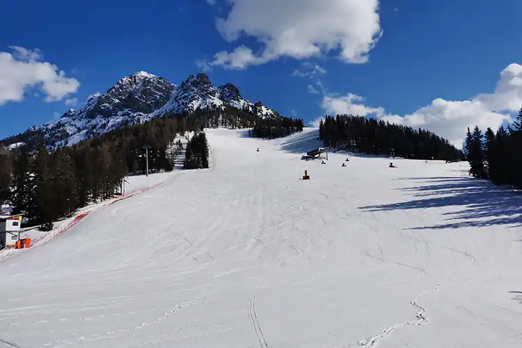 &Egrave; stato grande l&rsquo;impegno degli impiantisti per garantire comunque lo svolgimento di eventi sportivi internazionali Dolomiti Superski, chiuso l&rsquo;inverno&nbsp; si punta all&rsquo;etate