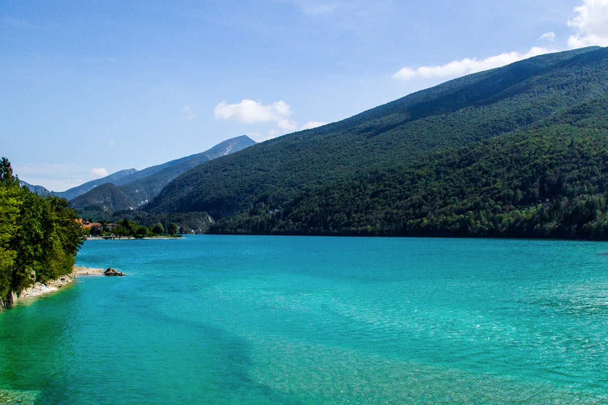 l Lago di Barcis, cornice naturale della Festa del Pestith e dei Fermentati