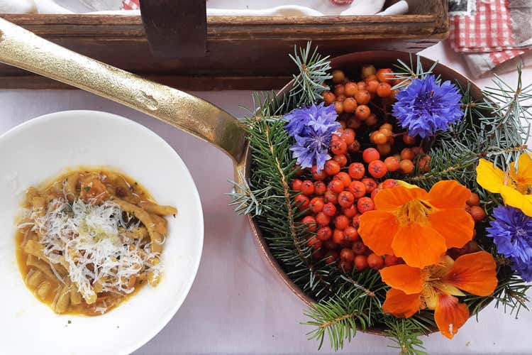 (Dolomitica, 4&ordf; edizione in Alta Badia Dieci cuochi per un picnic gourmet)