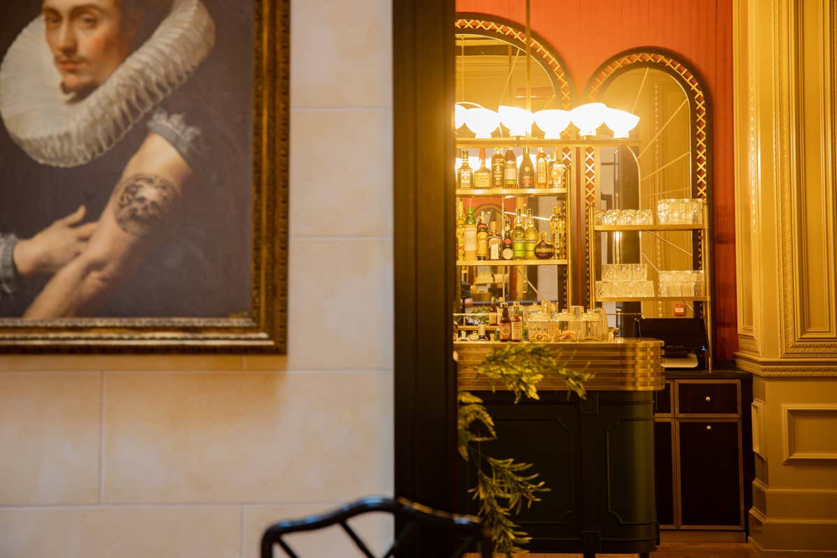 Vista sul cocktail bar FINIRE A Roma Don Pasquale, il ristorante con dentro un hotel!