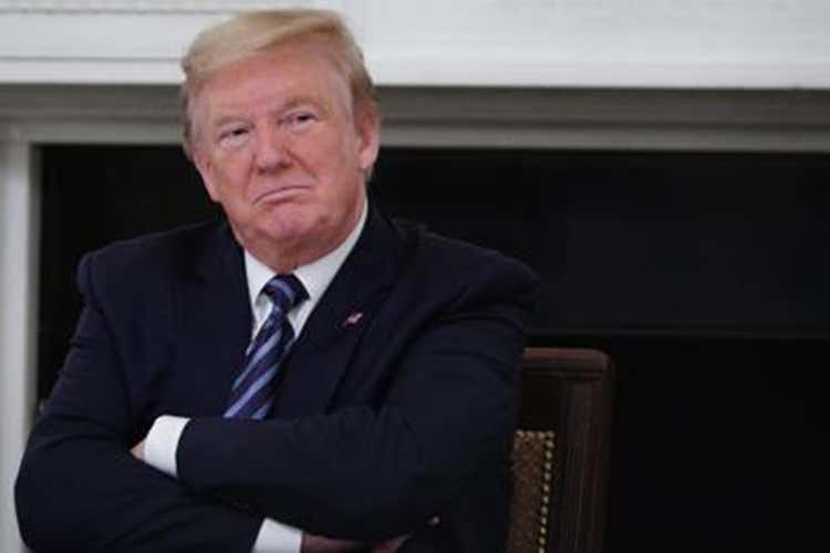 Donald Trump - Trump prende l'idrossiclorochina e attaca Cina ed Oms sul covid Donald Trump - Trump prende l'idrossiclorochina e attaca Cina ed Oms sul covid