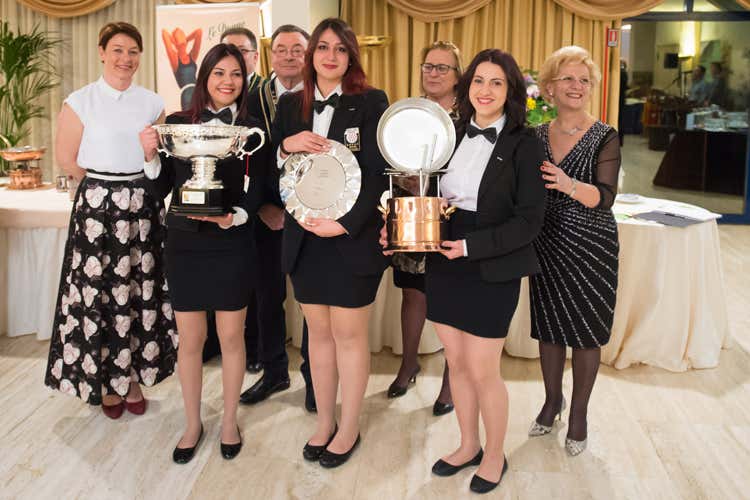 La squadra di Ragusa Barocca trionfa a “Le Donne nell’Arte del Flambè” La squadra di Ragusa Barocca trionfa a “Le Donne nell’Arte del Flambè”