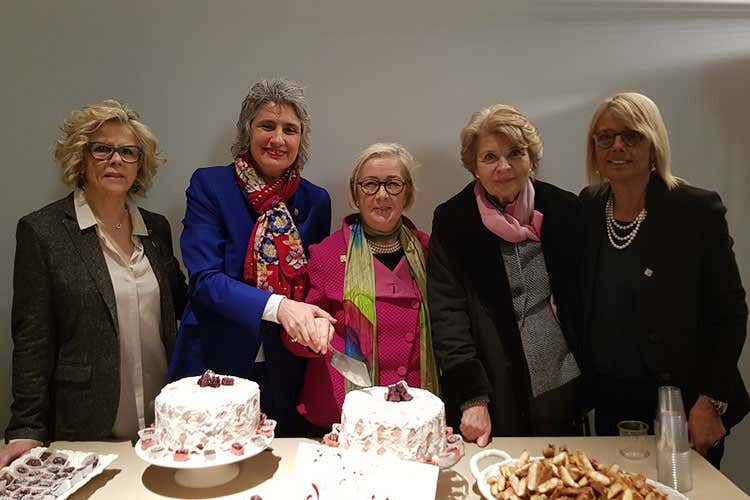 Stefania Storai, Anna Paola Concia, Donatella Cinelli Colombini, Sveva Casati Modignani ed Elisabetta Tognana (Le Donne del Vino compiono 30 anni Brindisi a Firenze, eventi in tutta Italia)