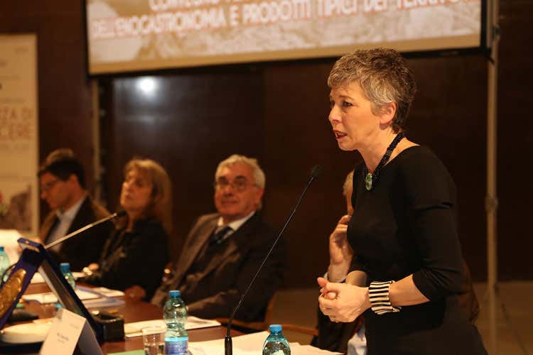 Irene Pivetti (Dopo il sisma, il Centro Italia riparte Un portale per aiutare i produttori) Irene Pivetti (Dopo il sisma, il Centro Italia riparte Un portale per aiutare i produttori)