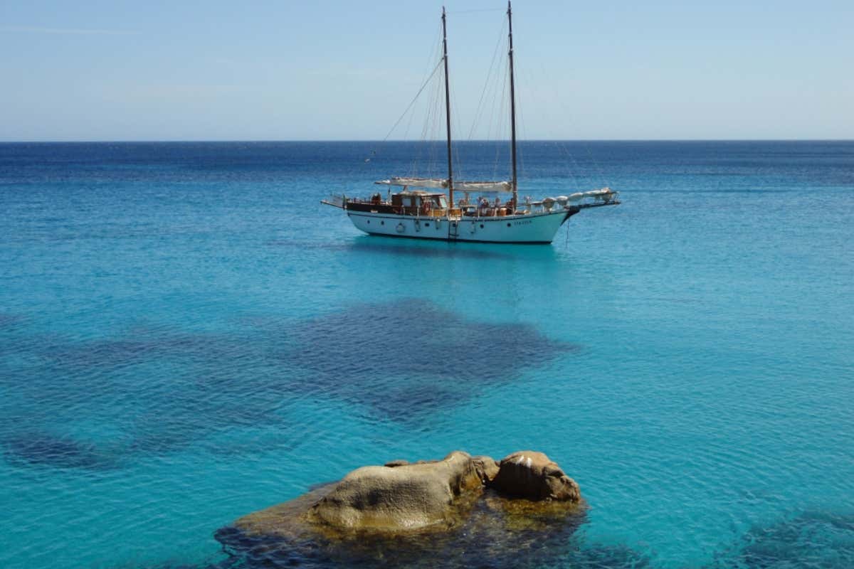 Montagne, laghi e coste nascoste: viaggi slow per riscoprire l'Italia Montagne, laghi e coste nascoste: viaggi slow per riscoprire l'Italia