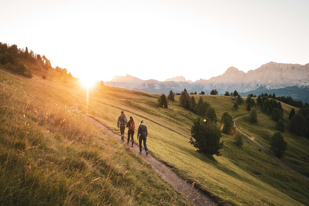 Montagne, laghi e coste nascoste: viaggi slow per riscoprire l'Italia Montagne, laghi e coste nascoste: viaggi slow per riscoprire l'Italia
