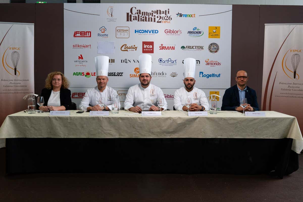 La vetrina più bella d’Italia è a Torre del Greco: vince la Pasticceria Elite