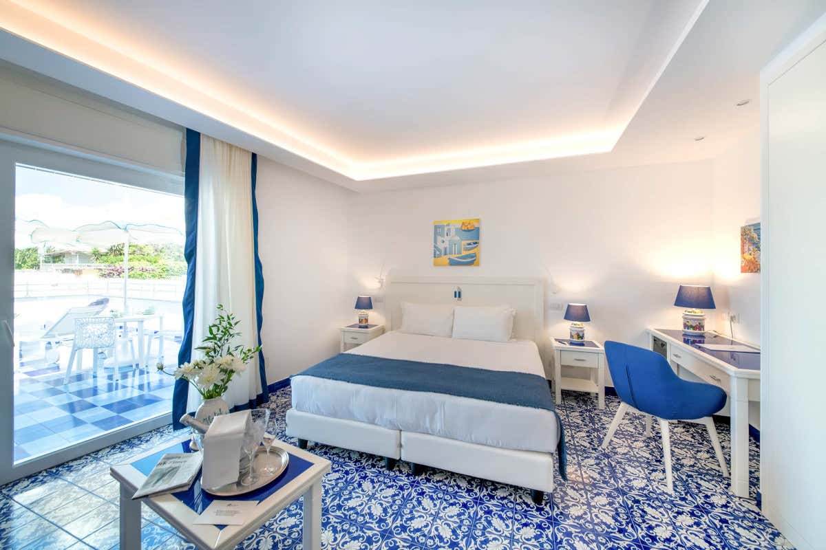 Ischia adults only vista mare tra spa, piscine naturali e cucina isolana Ischia adults only vista mare tra spa, piscine naturali e cucina isolana