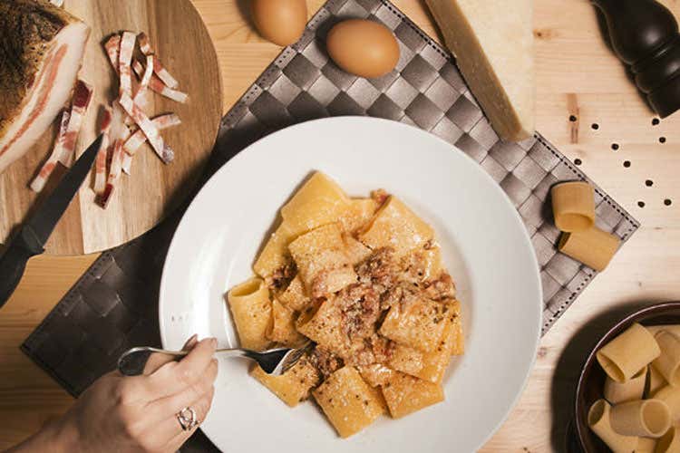 Eataly ostiense compie 5 anni Una maxi torta per la festa Eataly ostiense compie 5 anni Una maxi torta per la festa