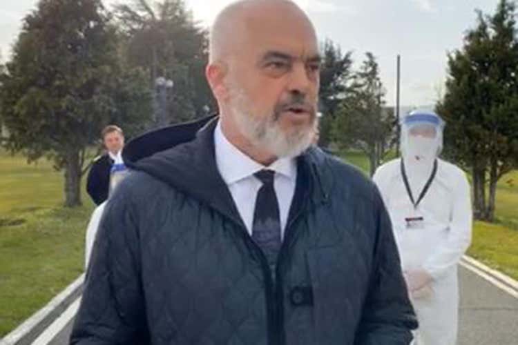 Edi Rama - La lezione di memoria dell’Albania Arrivano in Italia 30 sanitari Edi Rama - La lezione di memoria dell’Albania Arrivano in Italia 30 sanitari