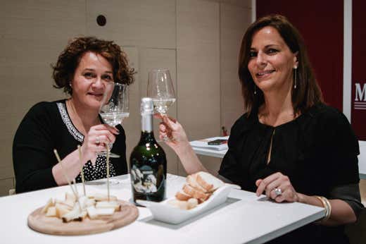 da sinistra: Emanuela Perenzin e Sarah Serena