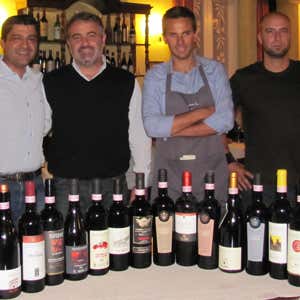 Da sinistra: Emanuele Nobili, Mamete Prevostini, il sommelier Daniele del Visconti, Emanuele Pelizzatti Perego