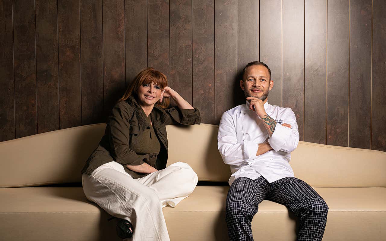 Emilia Branciani e Mirko Di Mattia Il mare a Roma in un ristorante di... Livello 1 Emilia Branciani e Mirko Di Mattia Il mare a Roma in un ristorante di... Livello 1