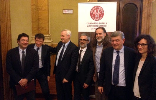 da sinistra: Emilio Gatto, Giorgio Bocedi, Giuseppe Liberatore, Federico Desimone, Mauro Rosati, Stefano Berni e Silvia Zucconi