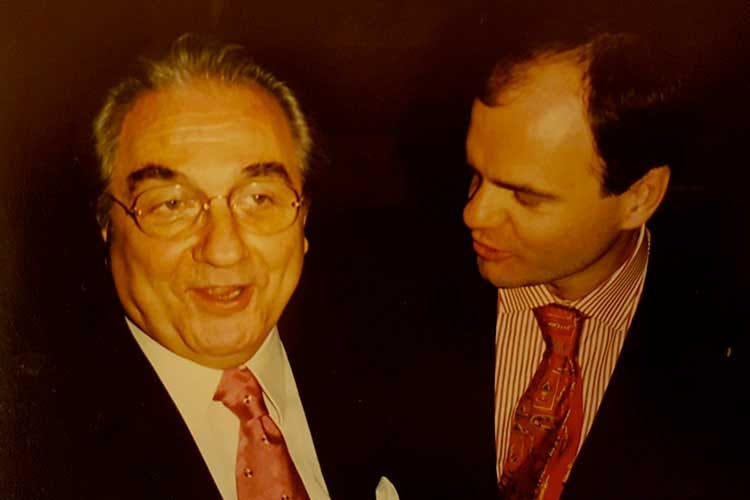 Gualtiero Marchesi ed Enrico Derflingher in un'immagine d'archivio - Erbe aromatiche, Derflingher: Usatele per dare più persistenza