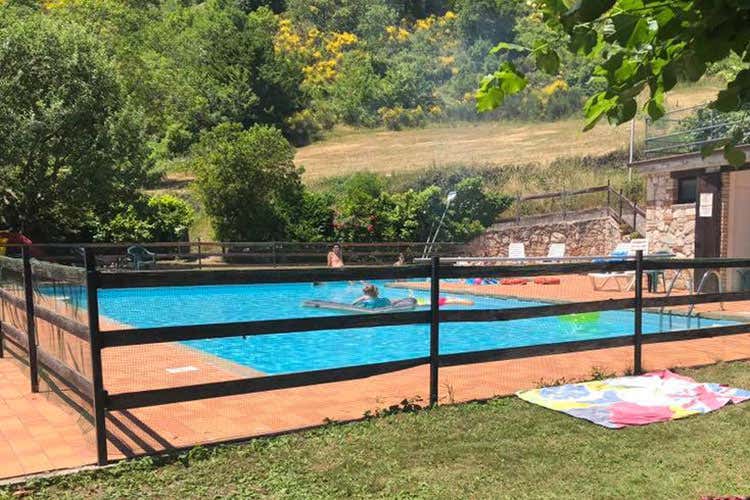 La piscina della Locanda Il Tiglio (Enrico Mazzaroni torna a casa L’ospitalità del Tiglio stupisce) La piscina della Locanda Il Tiglio (Enrico Mazzaroni torna a casa L’ospitalità del Tiglio stupisce)
