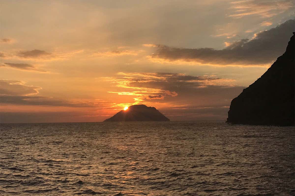 Un tour delle Eolie, in catamarano, all inclusive