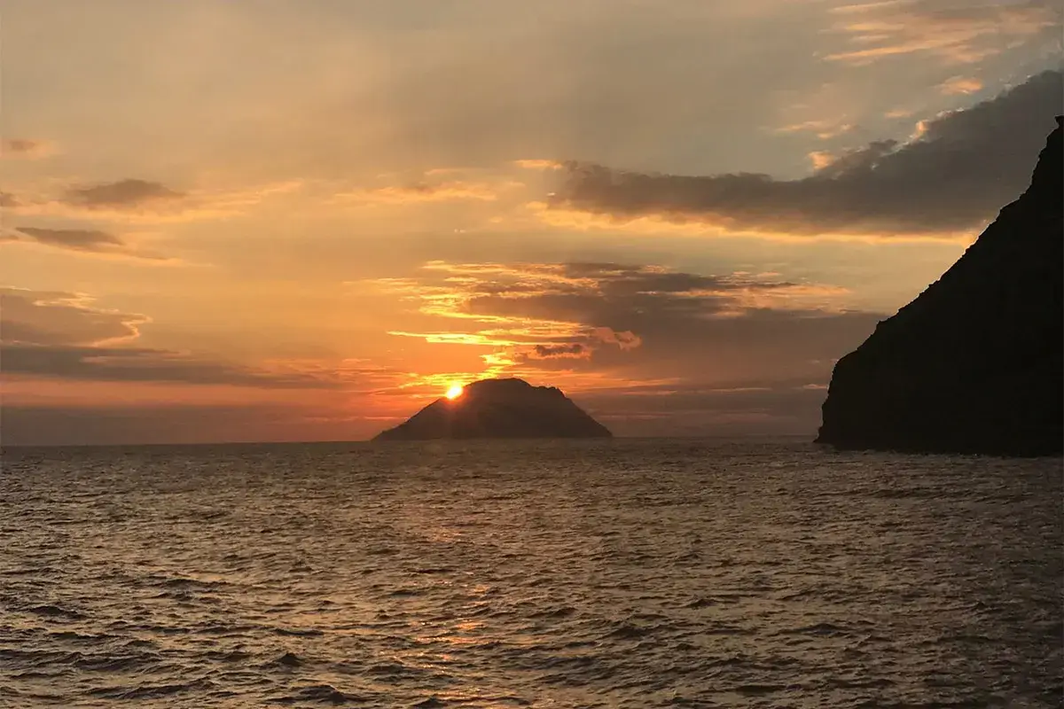 Un tour delle Eolie, in catamarano, all inclusive