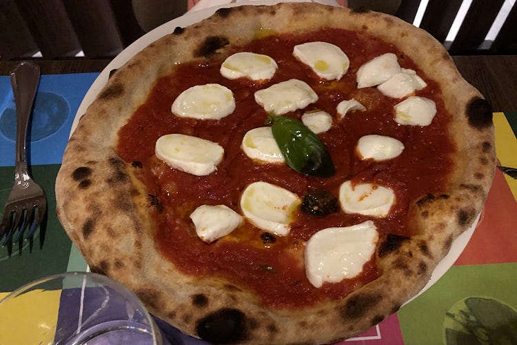 Pizza “Amalfi Coast” (Erasmo Goood Italian Pizza Elogio delle tradizioni a Bologna)