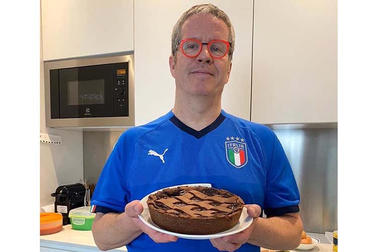 Ernst Knam - Knam chiama a raccolta i pasticceri Sfida per portare dolci in ospedale Ernst Knam - Knam chiama a raccolta i pasticceri Sfida per portare dolci in ospedale