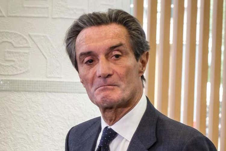 Attilio Fontana - Mezzi sold out e tornelli scavalcati L'esodo milanese fa paura