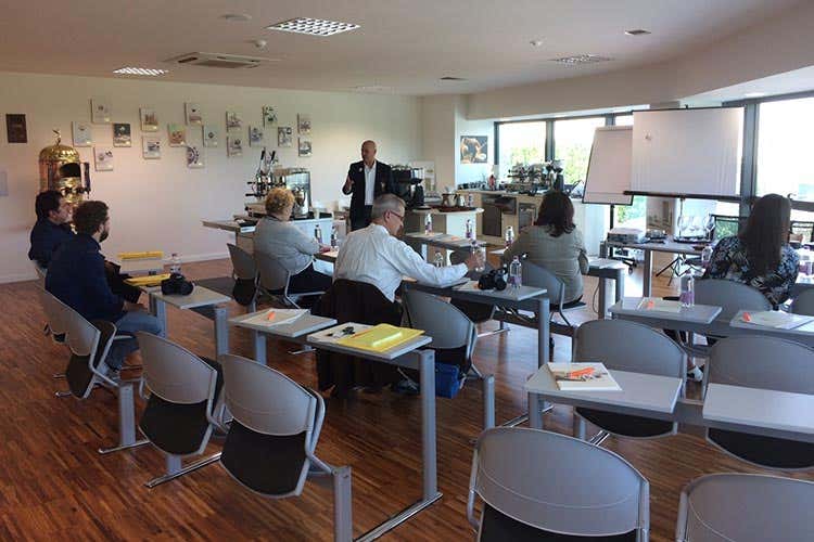(Espresso, le strategie di Oro Caffè Cultura, nuove miscele e caffetterie) (Espresso, le strategie di Oro Caffè Cultura, nuove miscele e caffetterie)