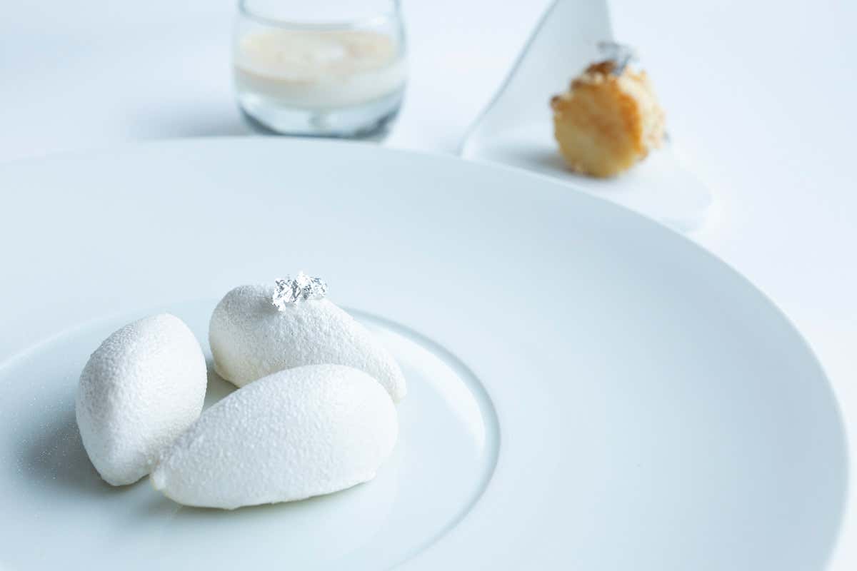 Essenza di mandorla Invito a cena con... stupore, al ristorante gourmet Corbezzoli Essenza di mandorla Invito a cena con... stupore, al ristorante gourmet Corbezzoli