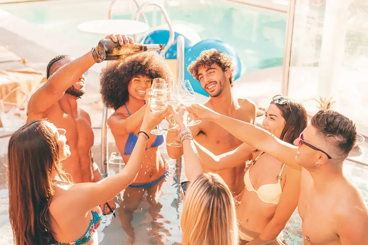 Estate e bollicine: ecco quali vini stappare in compagnia
