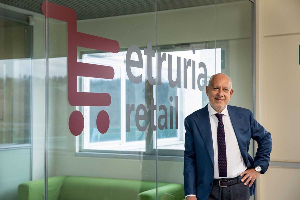 Graziano Costantini, direttore generale di Etruria Retail Etruria Retail, 60 anni di attività. Festa con i clienti e la chef Silvia Baracchi