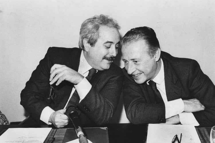 Giovanni Falcone e Paolo Borsellino. Fonte: www.focusjunior.it In Germania: No al nome Falcone e Borsellino per una pizzeria