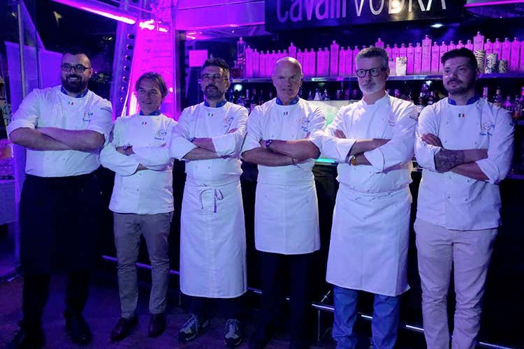 Francesco Rapetti, Francesco Cranchi, Marco Valli, Enrico Derflingher, Gianni Tarabini e Cristian Benvenuto (Euro-Toques al Just Cavalli Riso Campo dell’Oste protagonista)