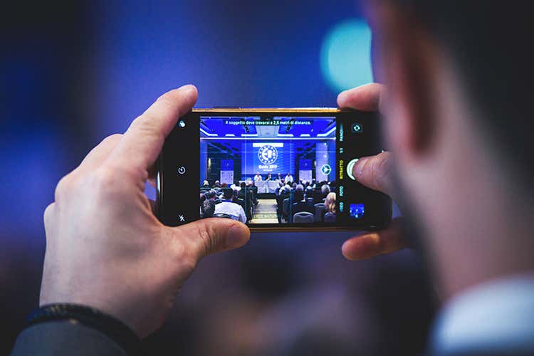 (Euro-Toques, associazione trasversale «I cuochi aiutano il turismo italiano») (Euro-Toques, associazione trasversale «I cuochi aiutano il turismo italiano»)