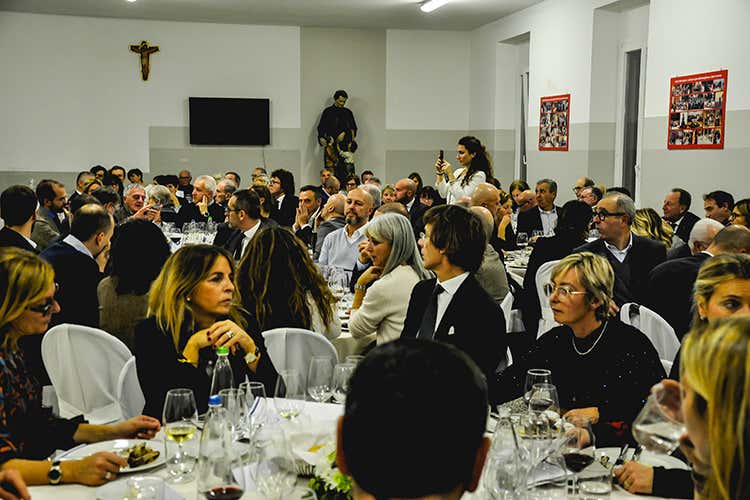 La sala (Euro-Toques, cena solidale sold out Derflingher: È bello dare una mano)