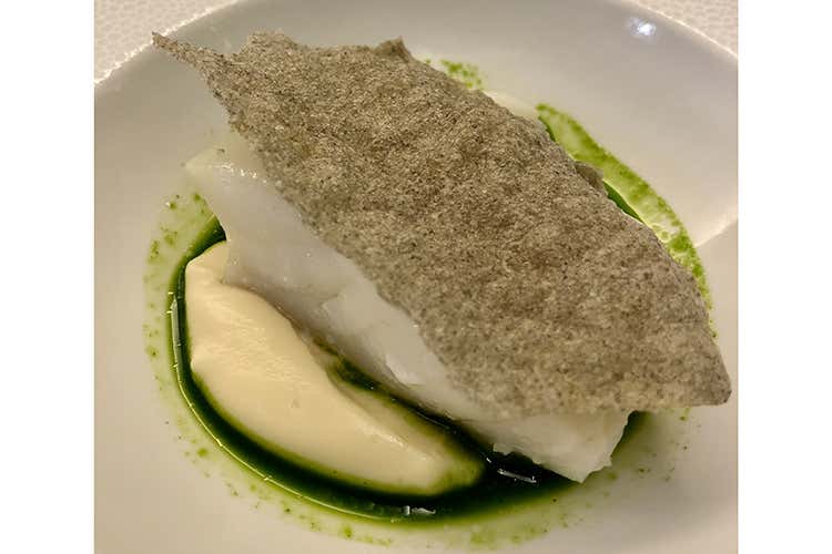 Baccal&agrave;, crema di cavolfiore affumicato, succo di broccolo nero e gel di carpione (Euro-Toques, soci a quota 300 In squadra anche Pepe e Bartolini)