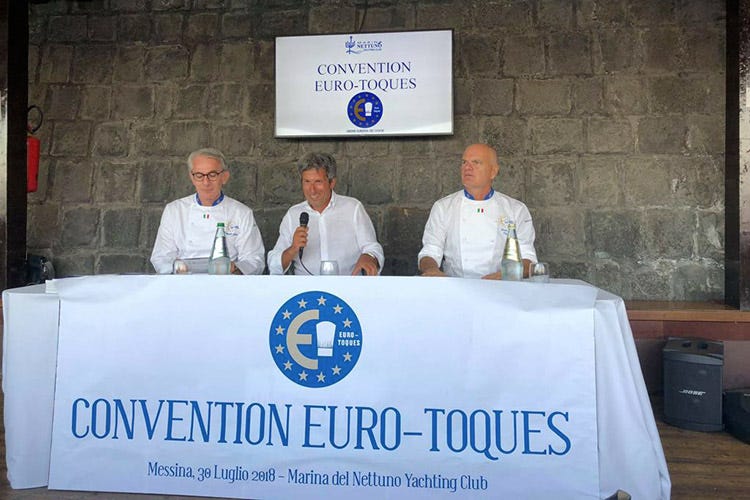 A sinistra Pasquale Caliri, a destra Enrico Derflingher (Euro-Toques fa sempre più squadra Porretto e Triolo, delegati in Sicilia)