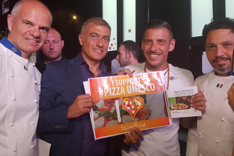 Enrico Derflingher, Alfonso Pecoraro Scanio, Francesco Gabbani e Niko Sinisgalli - Euro-Toques in campo a Pizza Village 