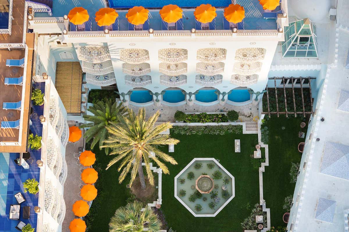 Dal mito di Garibaldi alle piscine panoramiche: riapre la spa più antica di Ischia Dal mito di Garibaldi alle piscine panoramiche: riapre la spa più antica di Ischia