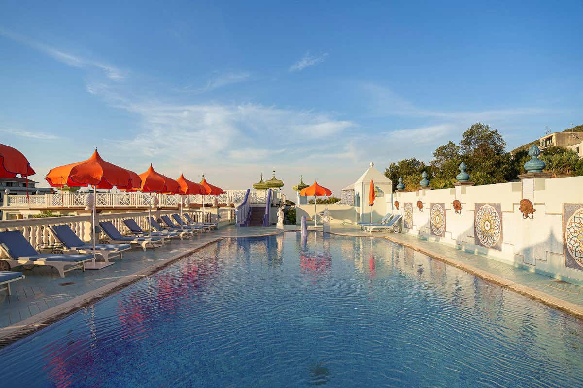 Dal mito di Garibaldi alle piscine panoramiche: riapre la spa più antica di Ischia Dal mito di Garibaldi alle piscine panoramiche: riapre la spa più antica di Ischia