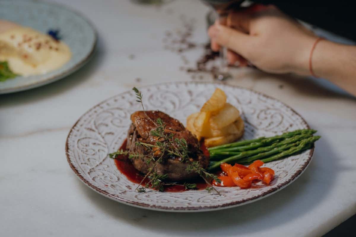 Gran Canaria segreta: itinerario tra arte, rum, natura e sapori locali
Gran Canaria segreta: itinerario tra arte, rum, natura e sapori locali