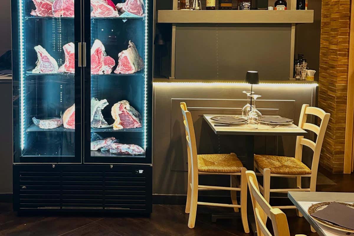 Scossone nel governo Meloni: Delmastro si è dimesso. Ora pressioni sulla Santanchè