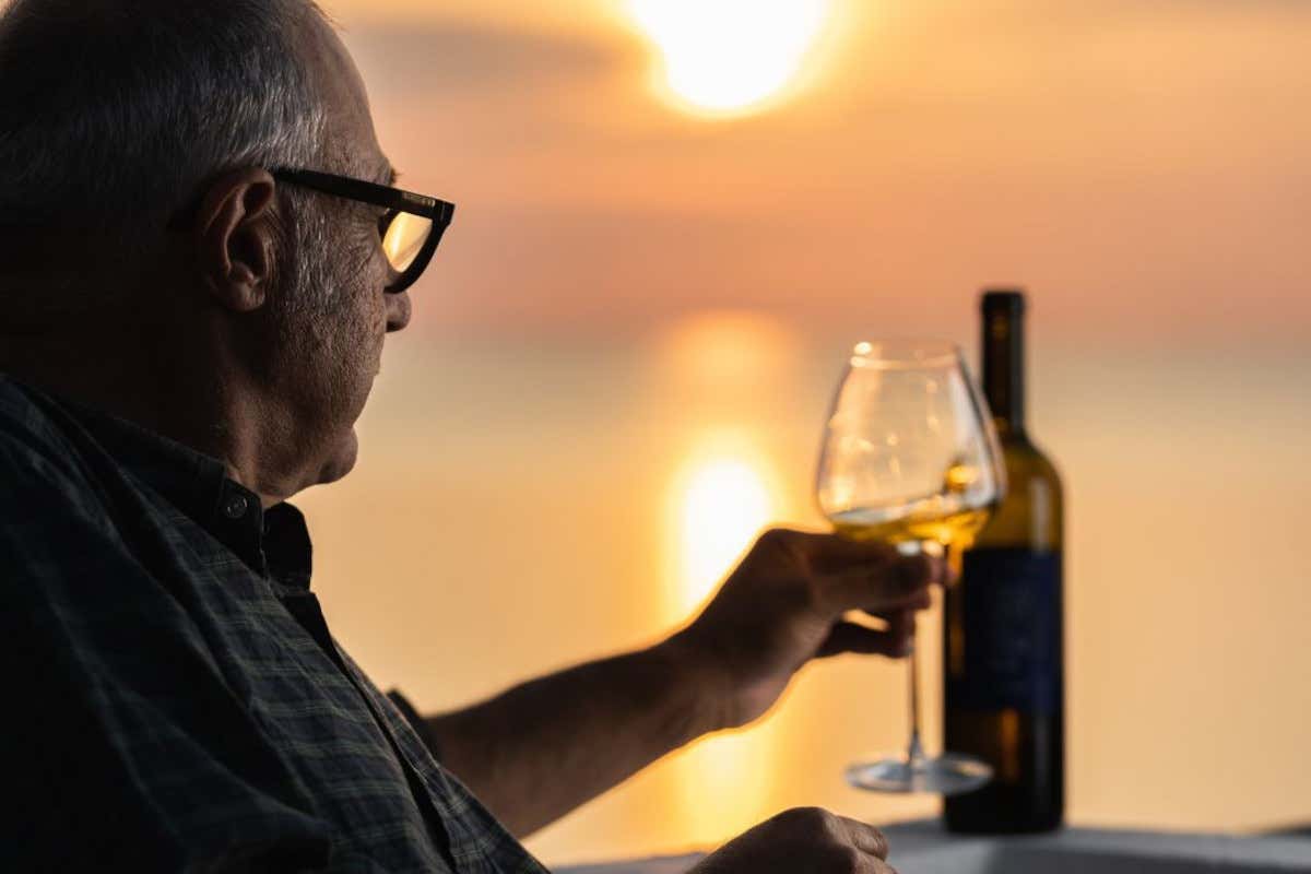 Nino Caravaglio, il vignaiolo che racconta le Eolie attraverso il lavoro della terra