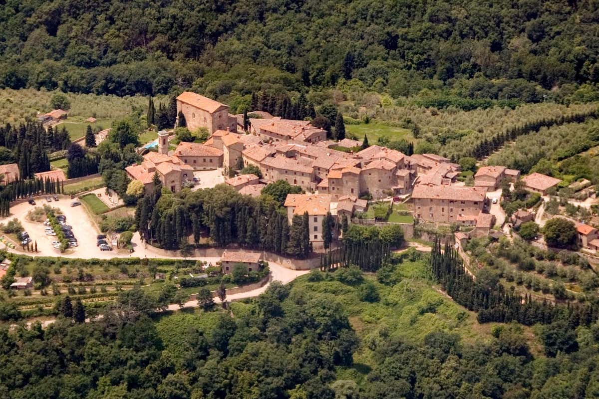 Castello di Volpaia e Sarzi Amadè: una nuova partnership di eccellenza Castello di Volpaia e Sarzi Amadè: una nuova partnership di eccellenza