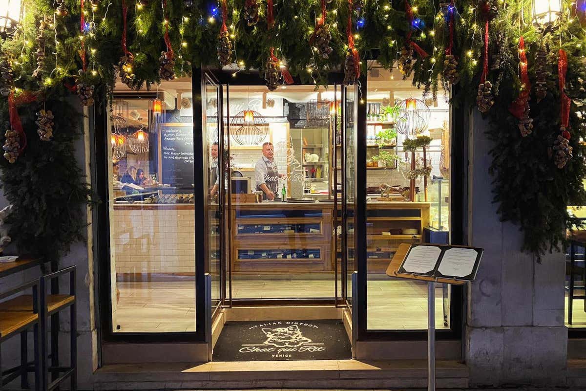 Prova a non pagare la cena, ma il ristoratore non abbocca alla strategia del finto benestante Prova a non pagare la cena, ma il ristoratore non abbocca alla strategia del finto benestante