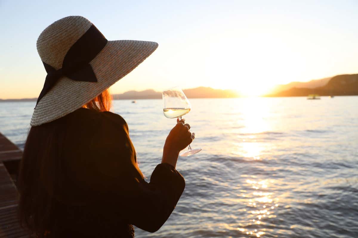 Vino low alcol, Cremant e Corvina: ecco come cambia il disciplinare Garda Doc