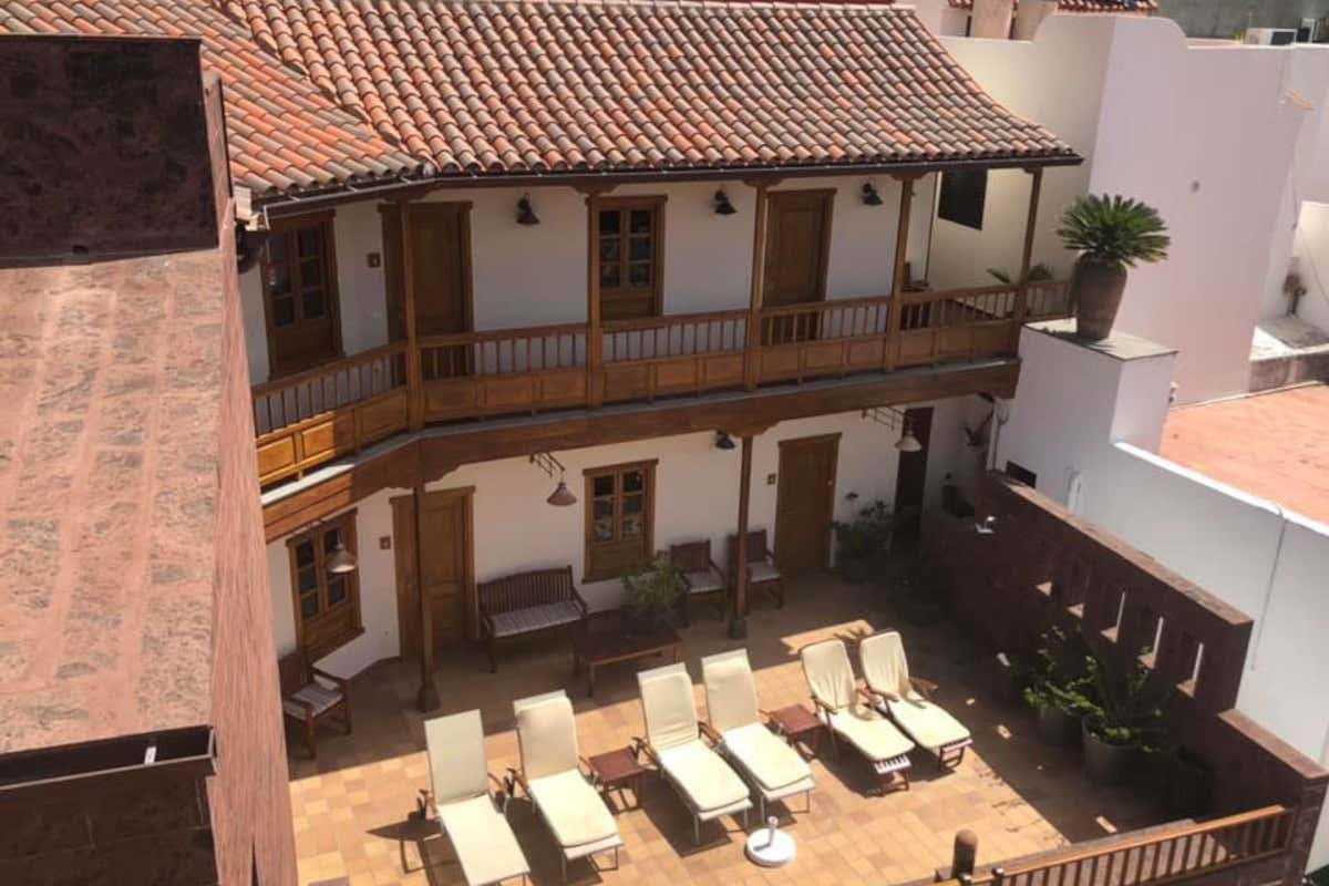 Gran Canaria segreta: itinerario tra arte, rum, natura e sapori locali
Gran Canaria segreta: itinerario tra arte, rum, natura e sapori locali