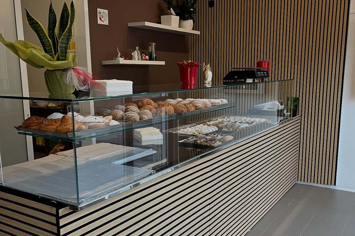 La svastica sul dessert: polemica a Matera per la torta a tema nazista