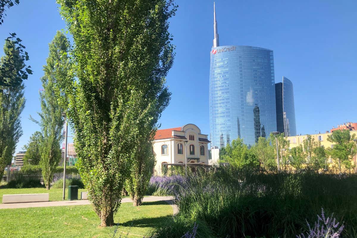 Milano ora è un po’ più europea, c’è anche un ristorante aperto da mezzogiorno a mezzanotte